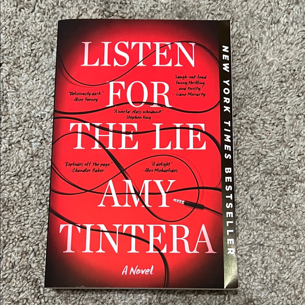Listen for the Lie by Amy Tintera - Red Cover